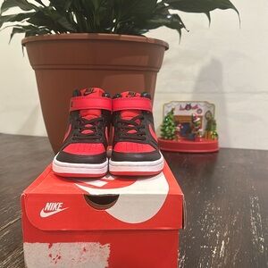 BRANK NEW NIKE SNEAKERS FOR TODDLER SIZE 12C